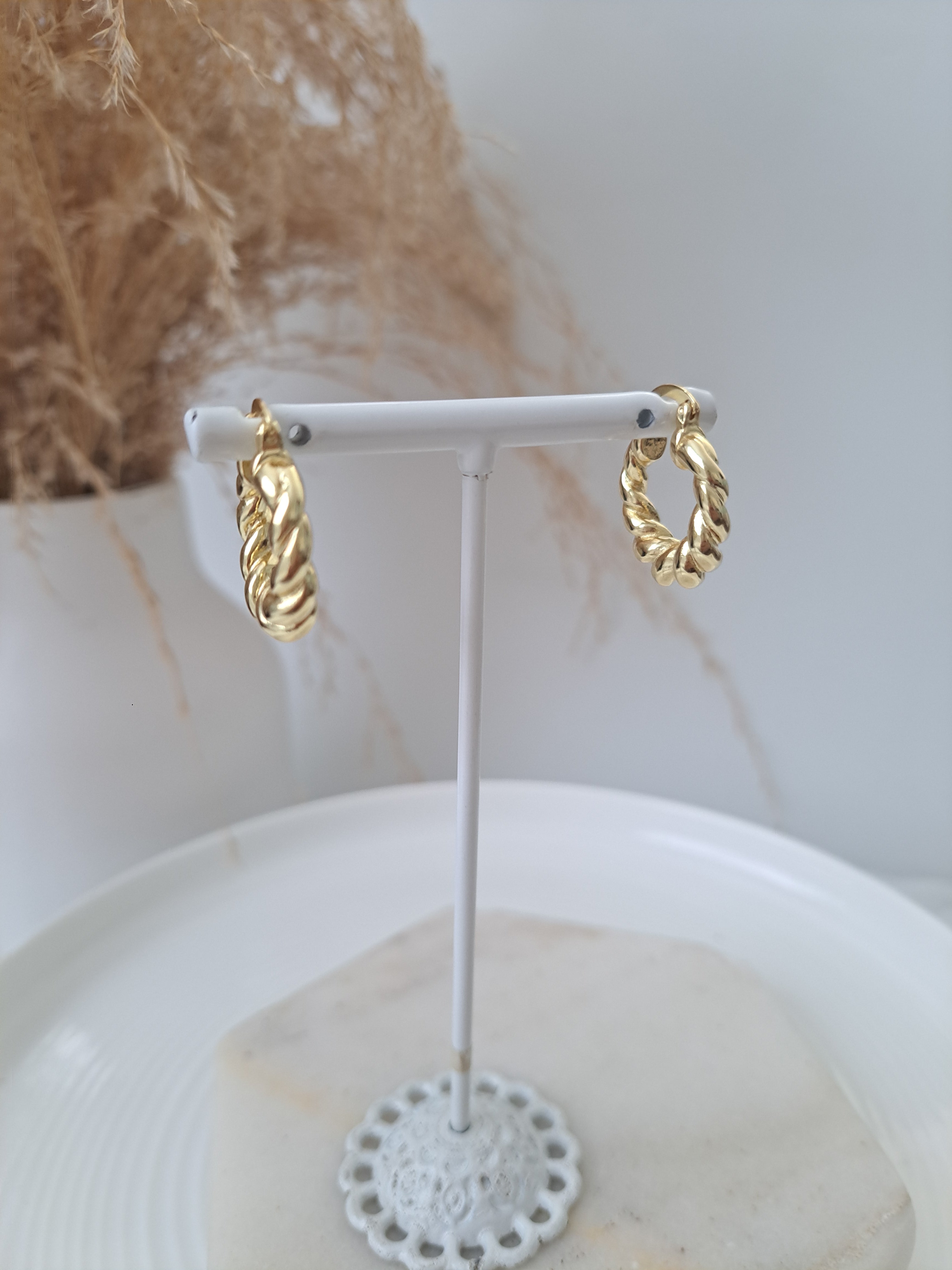 Twist Earring – Zahmia Jewelry